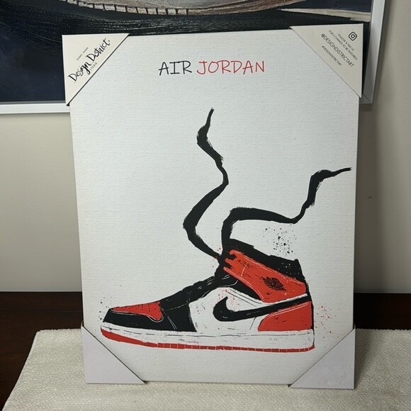 Jordan 1 Vintage Basketball Sneakers Set of 2 Canvas Prints NEW (20 in x 16 in) gallery