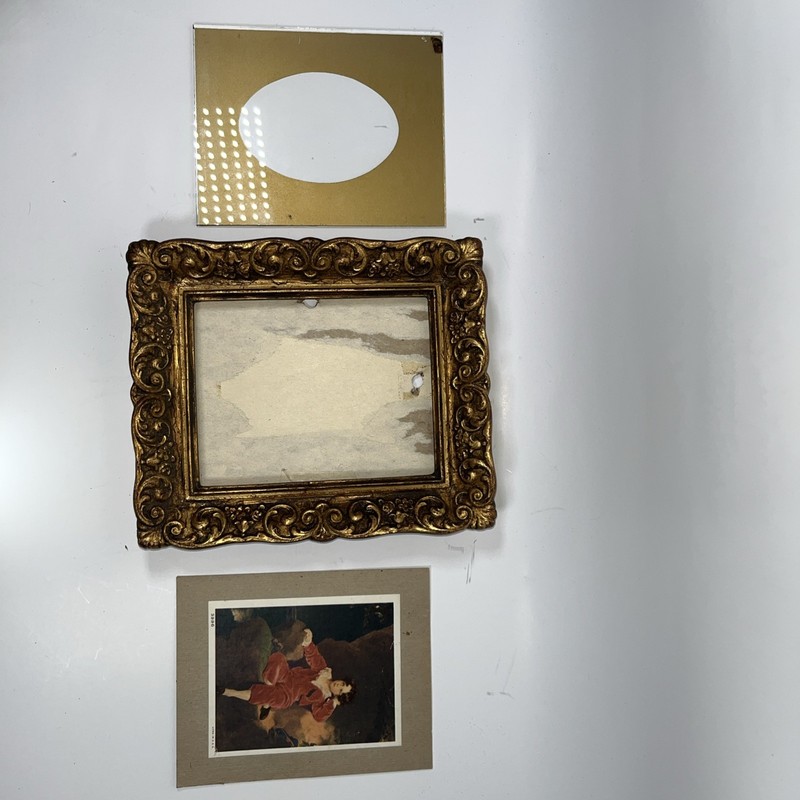 Ornate Vintage Scroll Photo Frames Frame Beautiful Gold Oval Glass Red Boy gallery