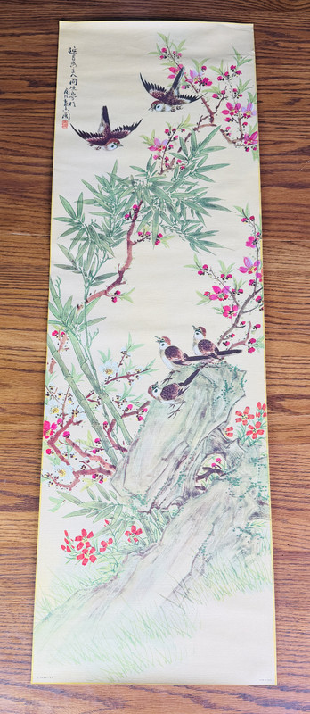 VTG ASIAN CHINESE FLOWERS BIRDS 5 SPARROWS SCROLL WALL ART 12×38″ 1964 LITHO