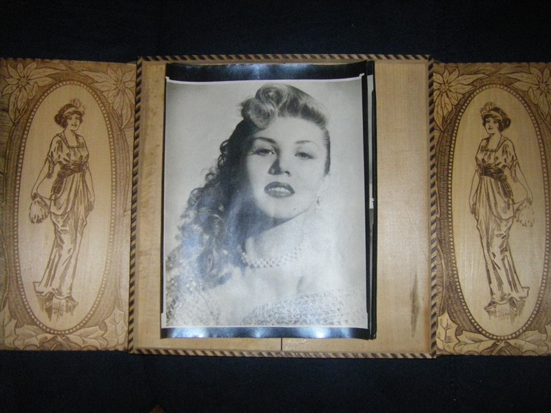 Early Burlesque Fan Dancer Jeweled 8″x10″Orig Pics/Vintage Box Stand