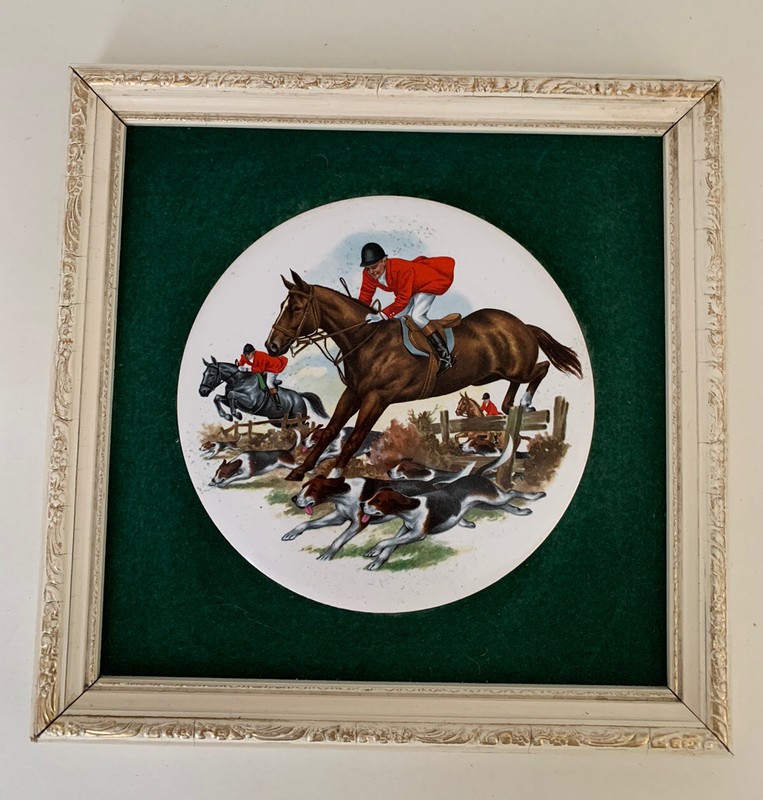 VINTAGE PICTURE HORSE /HOUNDS HUNTING GLAZED TILE CERAMIC FRAMED 24cm 1960s VGC gallery