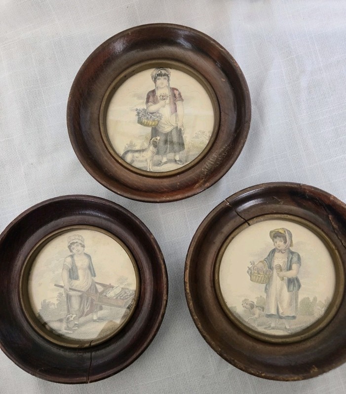 VTG Framed Children Prints Set of 3 Round Wood Frames Cottage Farmhouse Decor