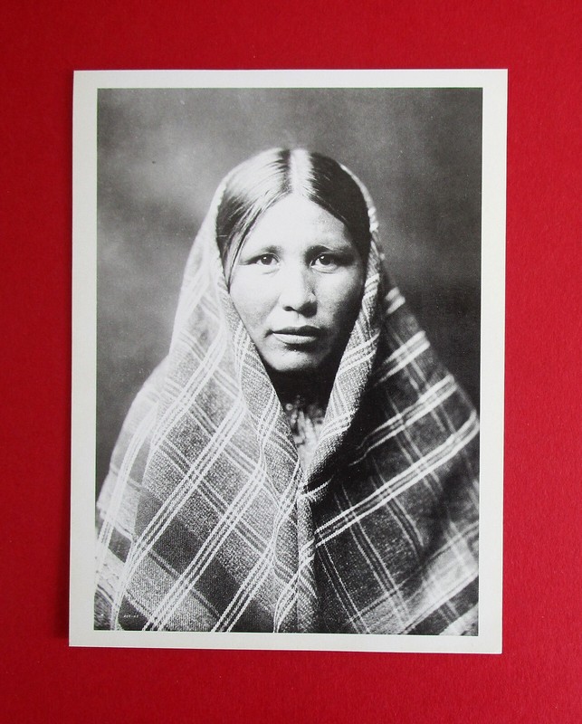 EDWARD CURTIS VINTAGE 4.8" x 6.4" B/W PHOTO ARTCARD NORTH AMERICAN INDIAN WOMEN