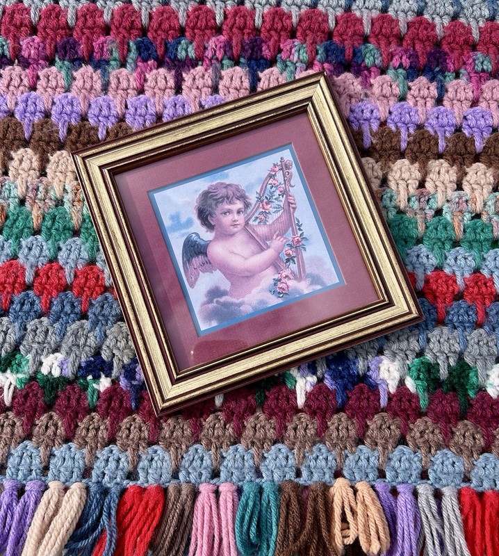 Vintage 90s Whimsy Cherub Framed Wall Hanging Art Print Gold Wood Frame 7.5×7.5”