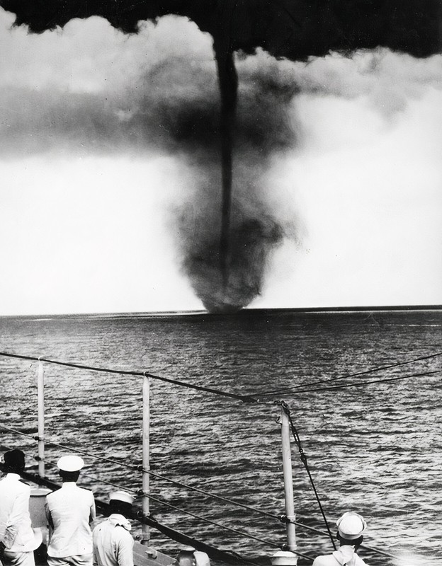 US Navy – Water Spout Tornado in Ocean (circa 1930) – 17″ x 22″ Fine Art Print