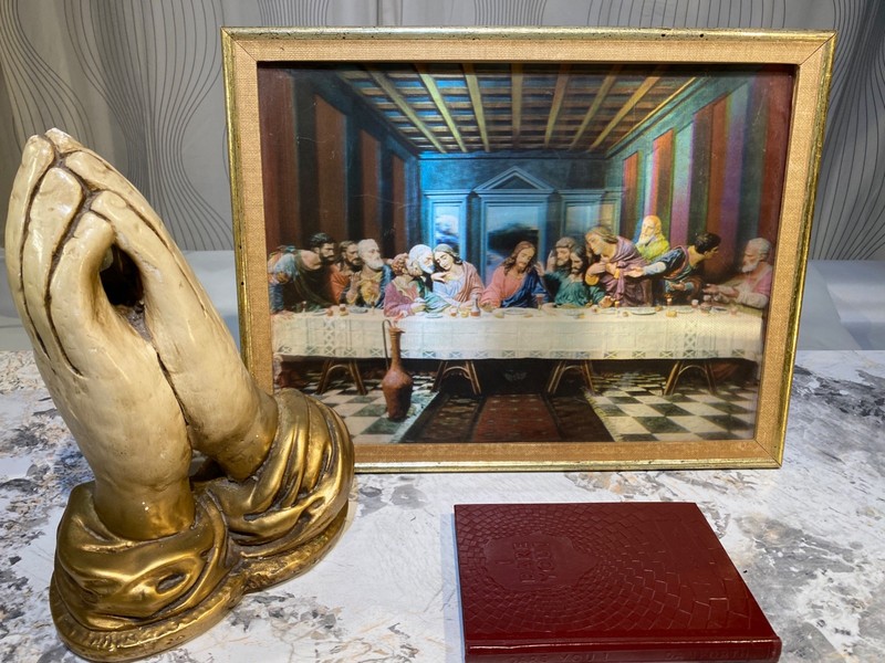 1970s MCM Last Supper Framed 3D Lentograph Religious Wall Art in vtg Wood Frame