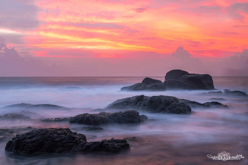 Bring the Beach Home: A Stunning Seascape Sunset Art Photo Prints for Your Wall